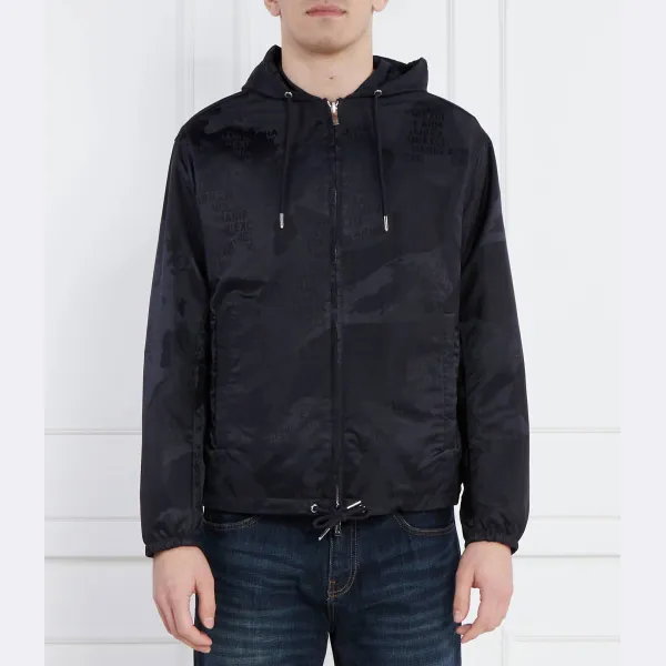 Двусторонняя куртка стандартного кроя Armani Exchange, черный
Двусторонняя куртка стандартного кроя Armani Exchange, черный