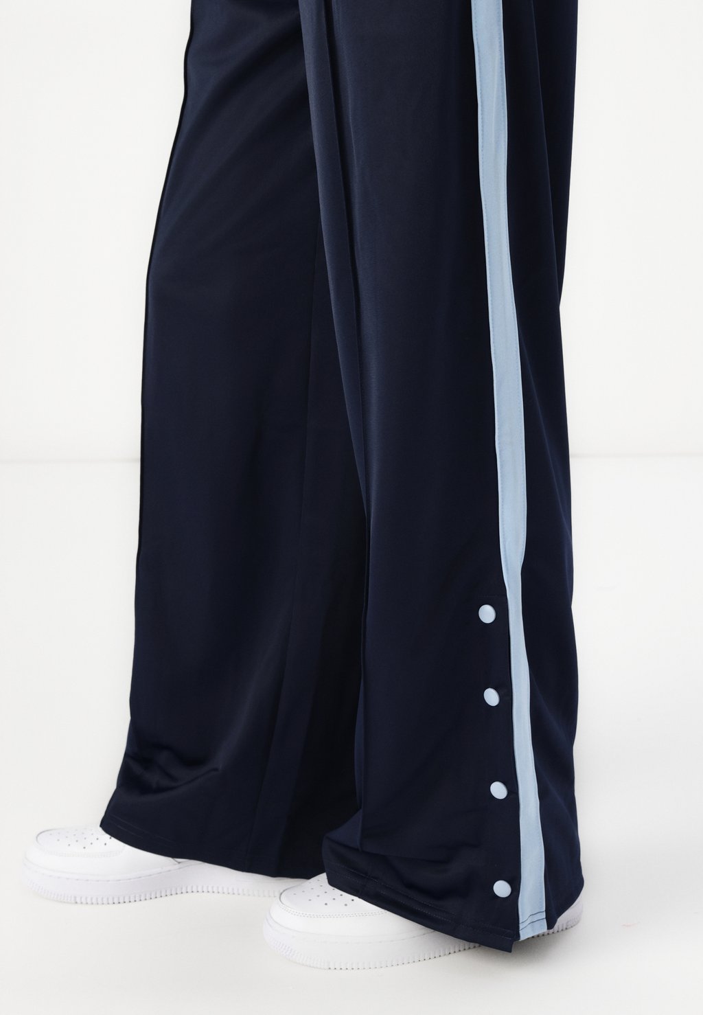 Спортивные брюки PCGRACE BUTTON PANTS Pieces, синий
Спортивные брюки PCGRACE BUTTON PANTS Pieces, синий