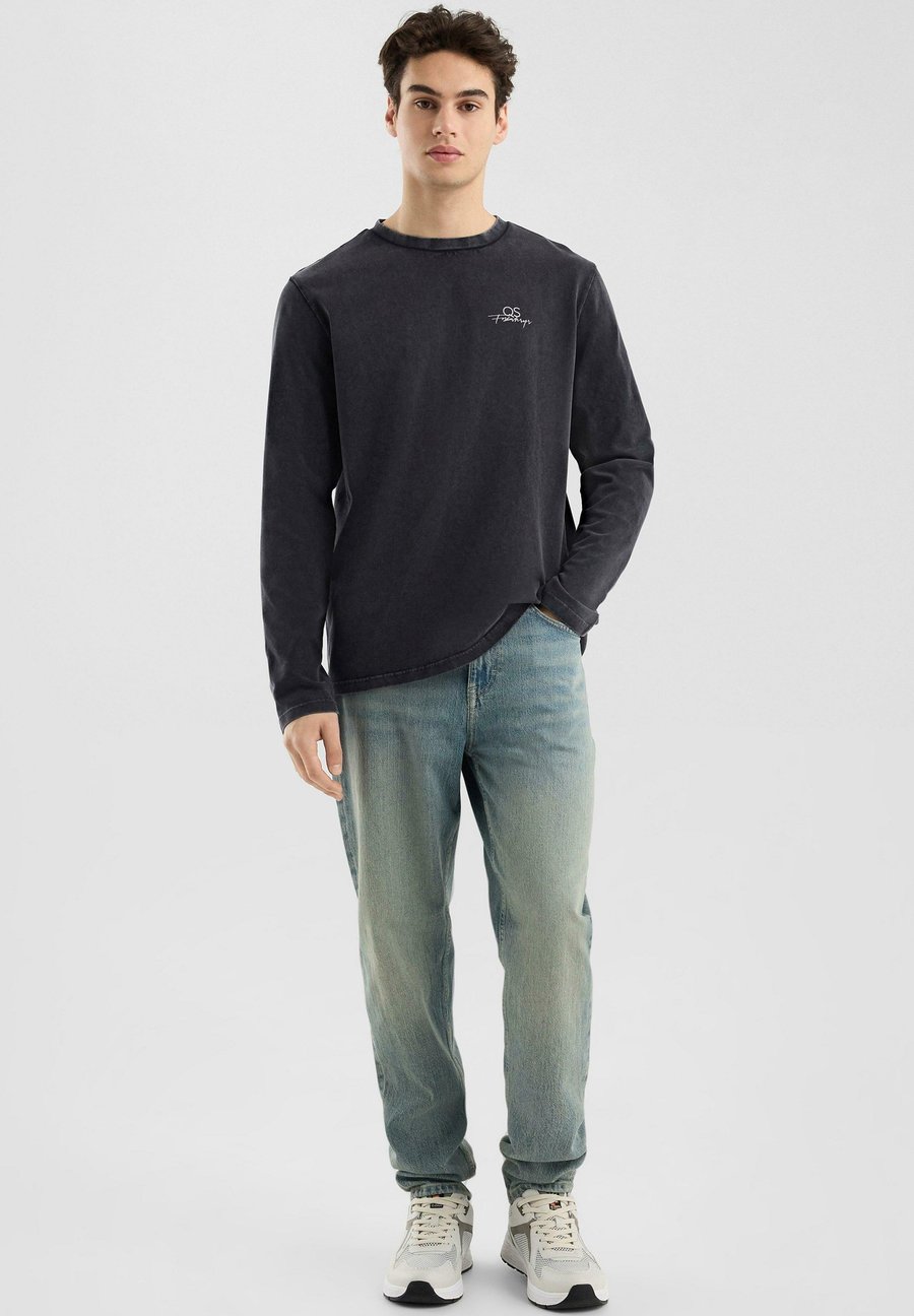 Топ QS GEWASCHENES AUS ANGERAUTER, Schwarz/Black
Топ QS GEWASCHENES AUS ANGERAUTER, Schwarz/Black