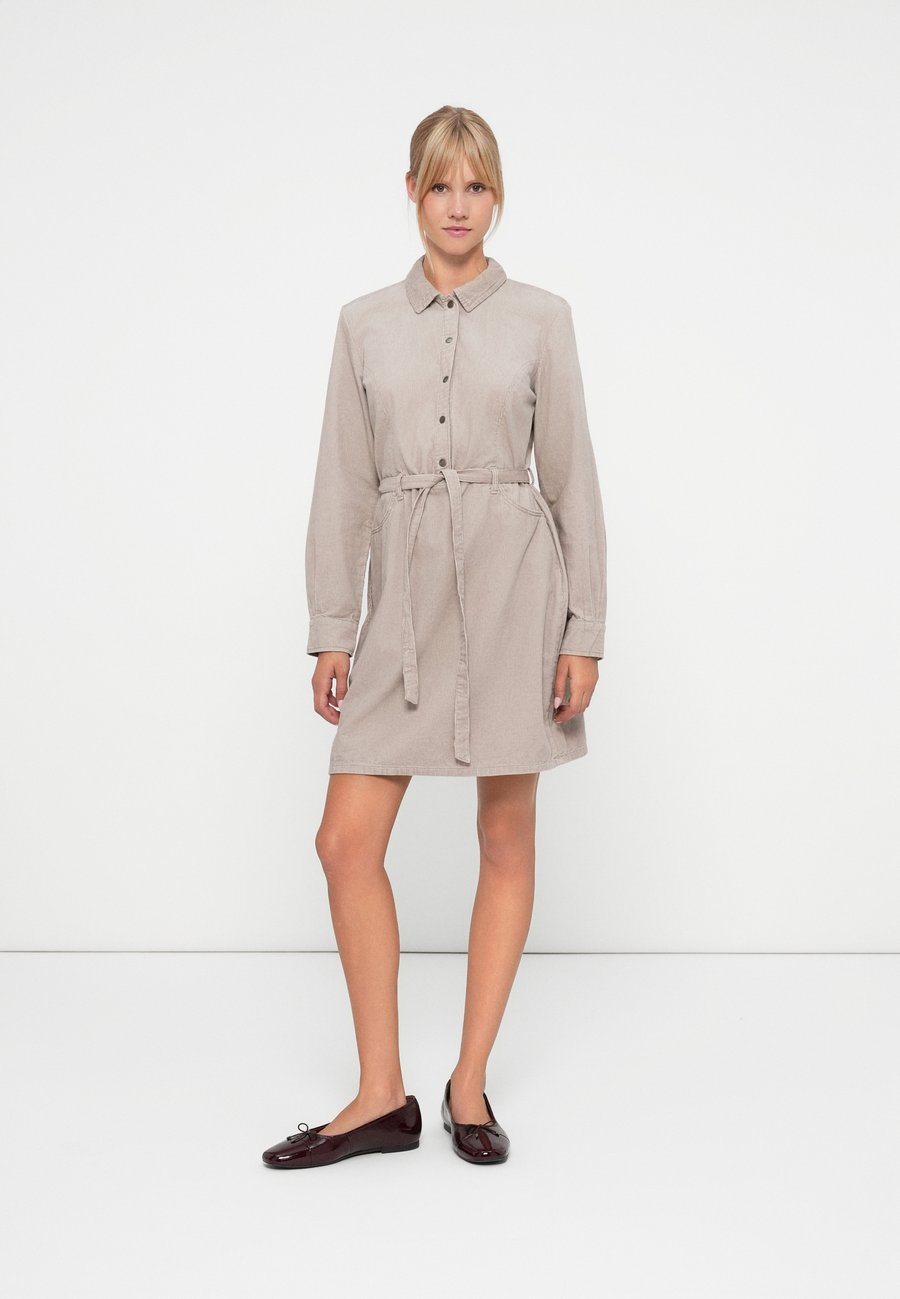 Платье ONLY ONLNESSA CORD DRESS, String/Beige
Платье ONLY ONLNESSA CORD DRESS, String/Beige