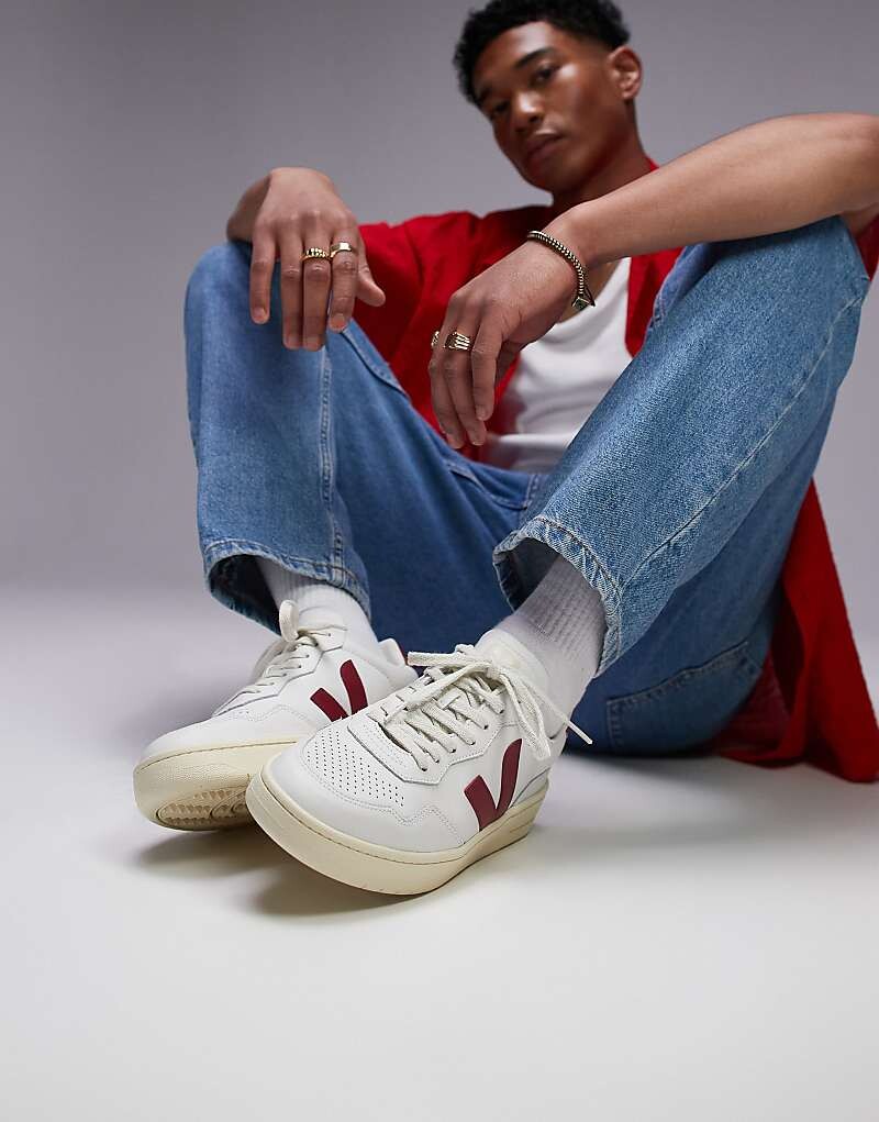 Кроссовки VEJA V-90 белого/красного цвета, Красный, Кроссовки VEJA V-90 белого/красного цвета
Кроссовки VEJA V-90 белого/красного цвета, Красный, Кроссовки VEJA V-90 белого/красного цвета