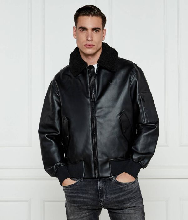 Кожаная куртка Regular fit Calvin Klein Jeans, черный
Кожаная куртка Regular fit Calvin Klein Jeans, черный