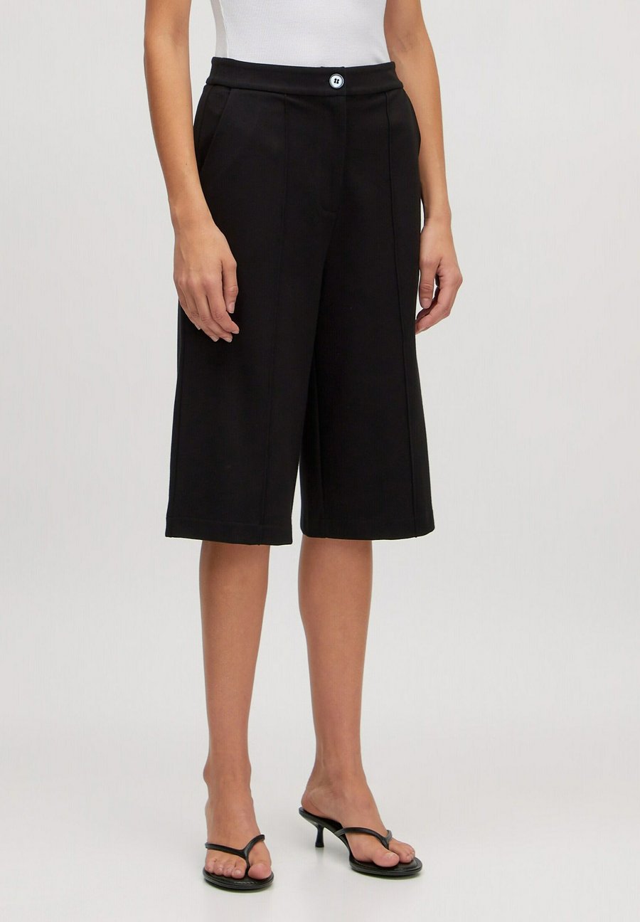 Шорты EDITED NEEA, Schwarz/Black
Шорты EDITED NEEA, Schwarz/Black