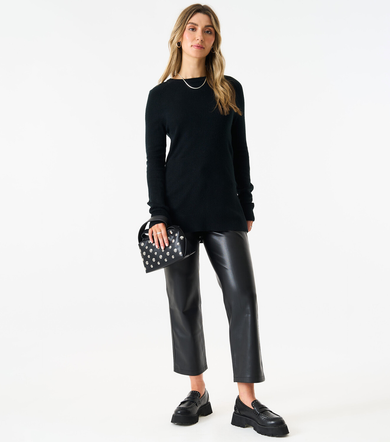 Свитер тонкой вязки с круглым вырезом в стиле оверсайз Gini London, черный
Свитер тонкой вязки с круглым вырезом в стиле оверсайз Gini London, черный