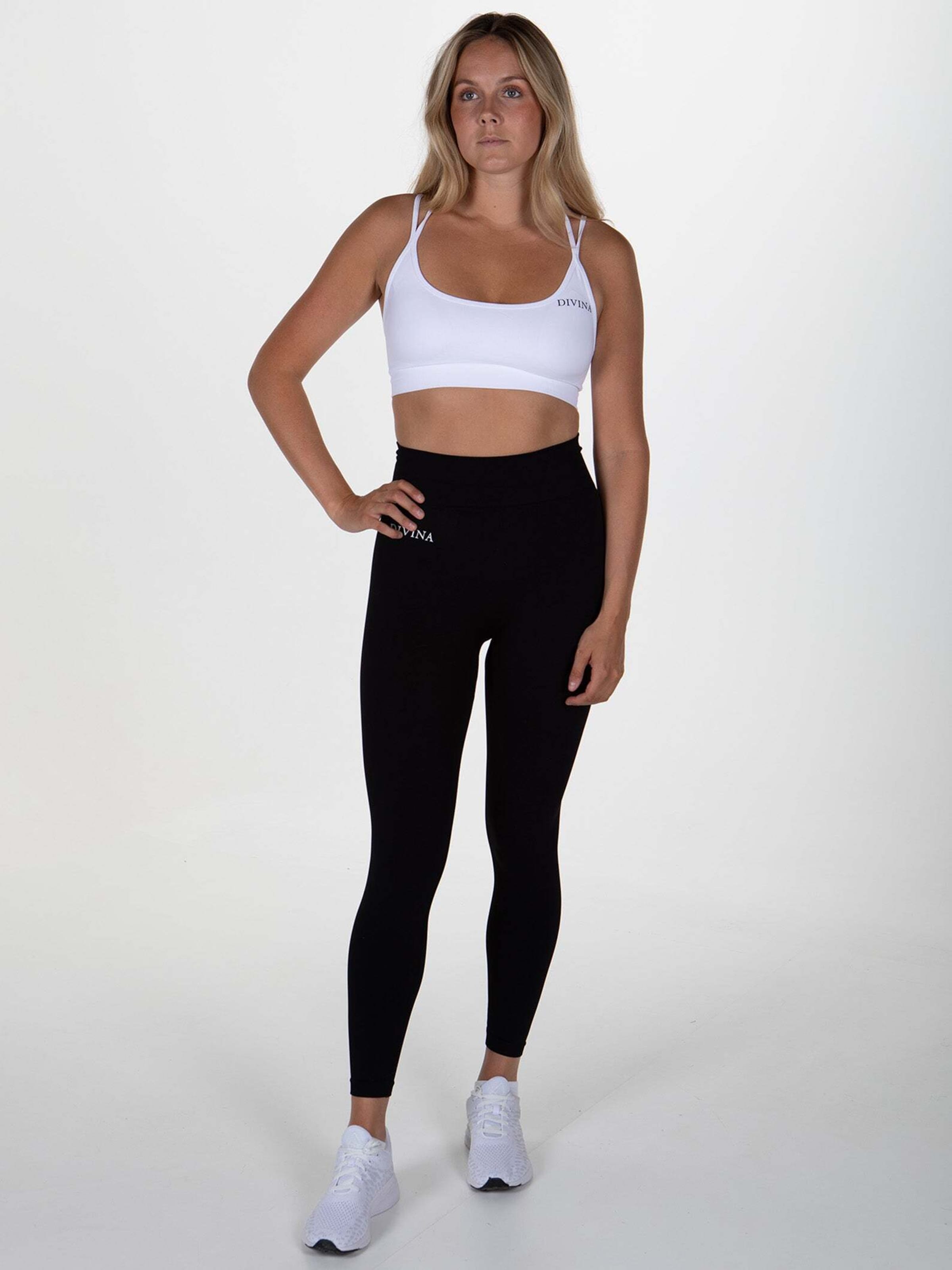 Divina Спортивный бюстгальтер-бралетт 'Prime' в белом цвете
Divina Спортивный бюстгальтер-бралетт 'Prime' в белом цвете