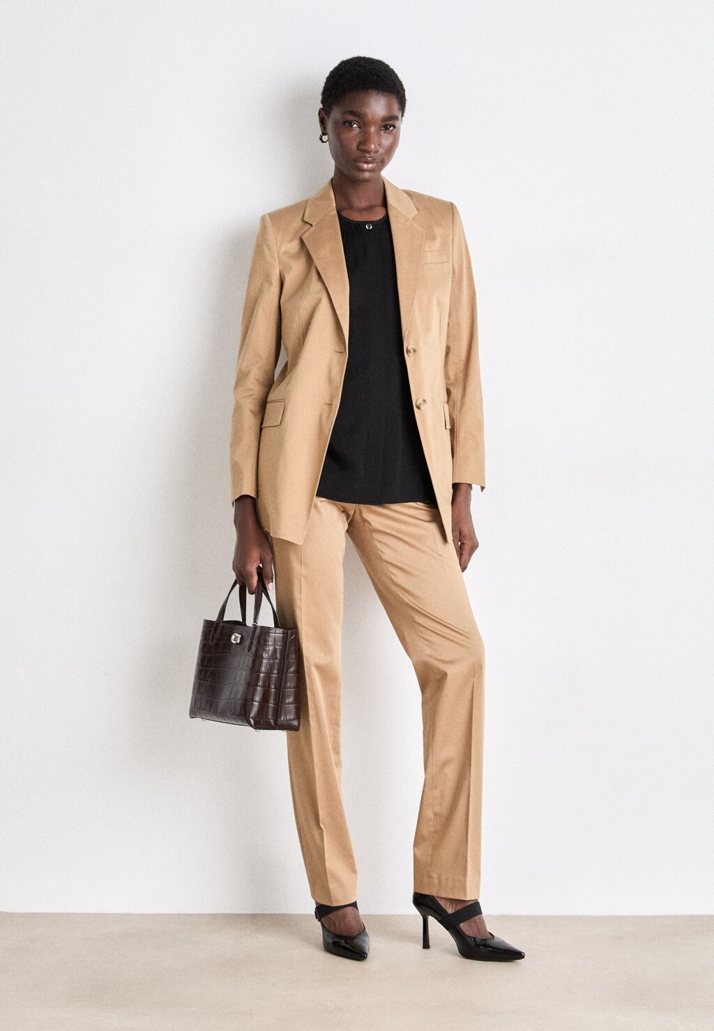 Брюки TEMARTHA BOSS, бежевый
Брюки TEMARTHA BOSS, бежевый