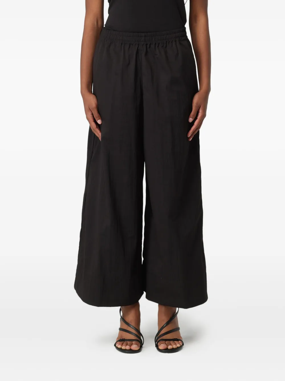 Брюки на эластичном поясе Liu Jo, черный
Брюки на эластичном поясе Liu Jo, черный