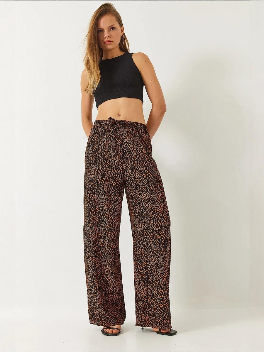 Широкие брюки Bianco Lucci, черный
Широкие брюки Bianco Lucci, черный