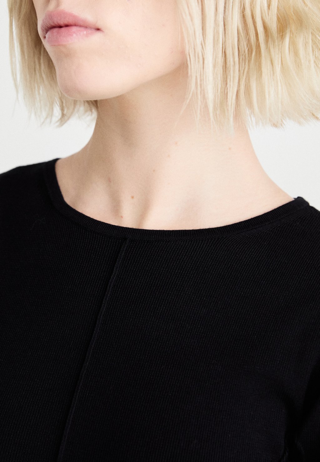 Платье-джемпер VMWILLOW O NECK DRESS Vero Moda, черный 
Платье-джемпер VMWILLOW O NECK DRESS Vero Moda, черный