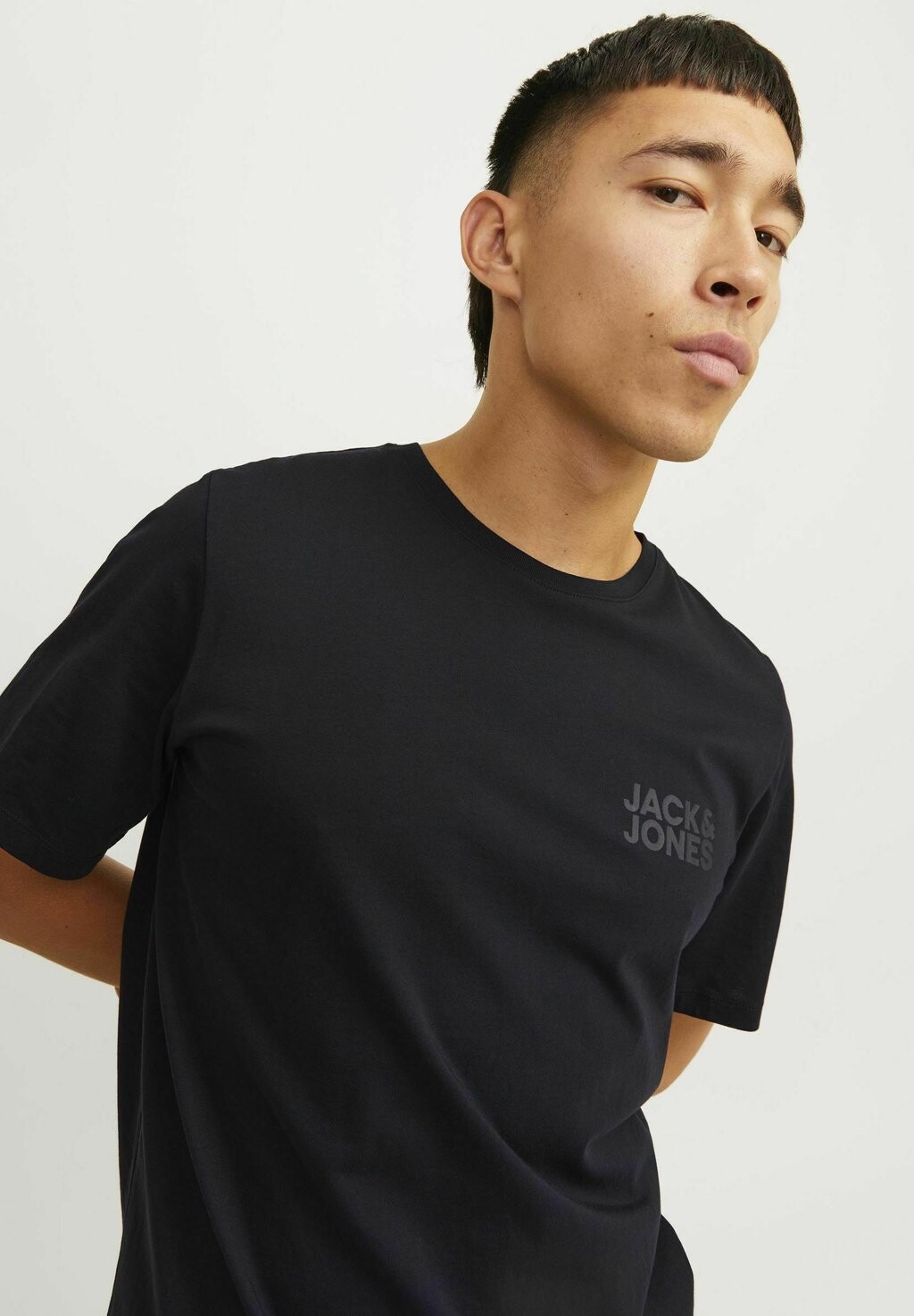 Футболка с принтом JJECORP LOGO O-NECK NOOS Jack & Jones, черный
Футболка с принтом JJECORP LOGO O-NECK NOOS Jack & Jones, черный