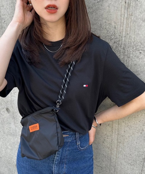 Футболка с круглым вырезом, коротким рукавом, свободного кроя, с вышивкой флага CORE FLAG TOMMY HILFIGER, черная
Футболка с круглым вырезом, коротким рукавом, свободного кроя, с вышивкой флага CORE FLAG TOMMY HILFIGER, черная