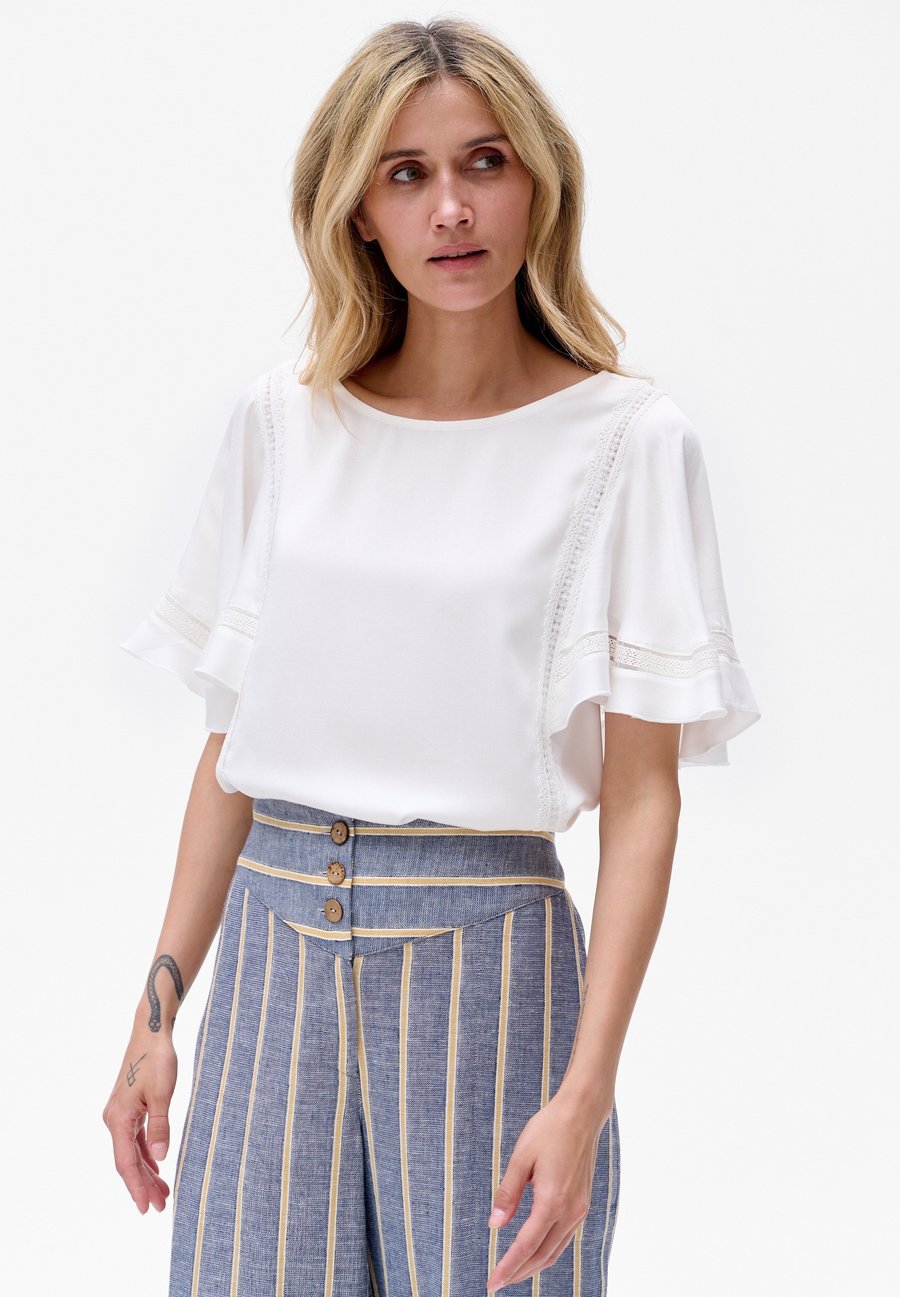 Блуза blue shadow SASSY, White
Блуза blue shadow SASSY, White