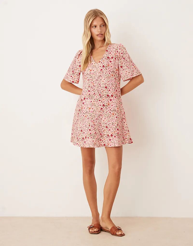 Мини-платье JDY с короткими рукавами и цветочным принтом розового цвета
Мини-платье JDY с короткими рукавами и цветочным принтом розового цвета