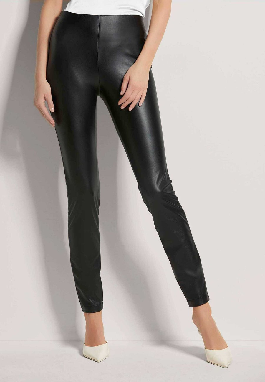 Брюки MADELEINE Trousers, Black
Брюки MADELEINE Trousers, Black
