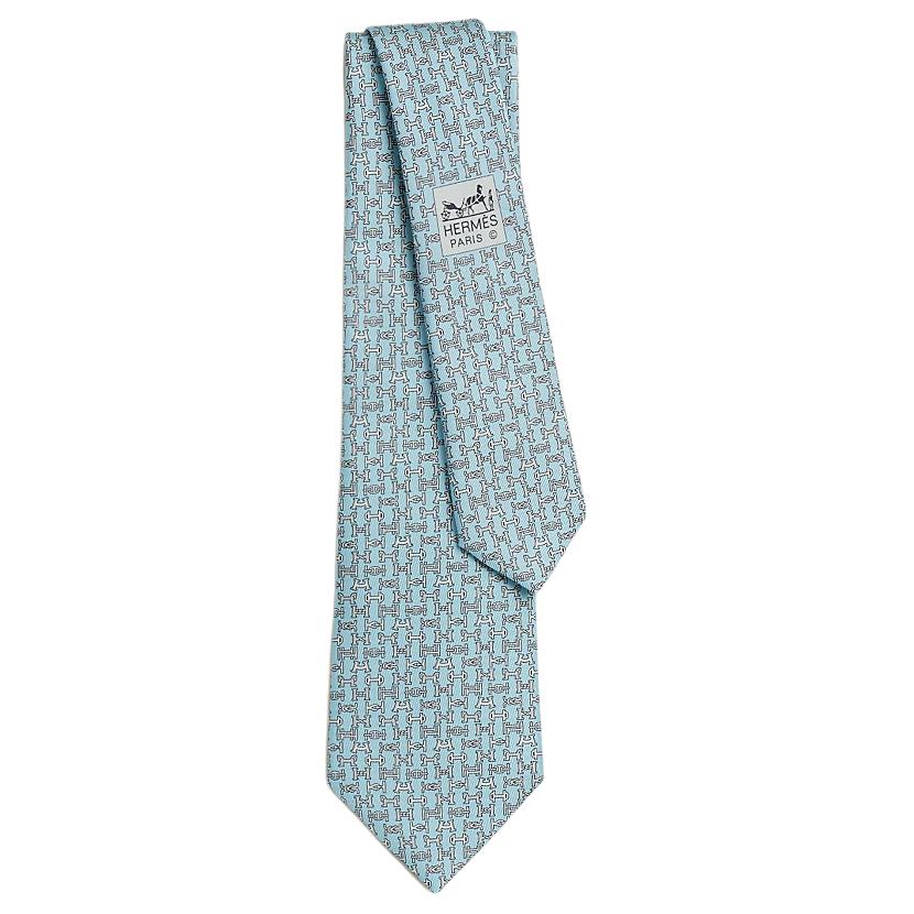 HERMES Мужской галстук из шелка тутового шелкопряда небесно-голубого цвета Sky Blue
HERMES Мужской галстук из шелка тутового шелкопряда небесно-голубого цвета Sky Blue