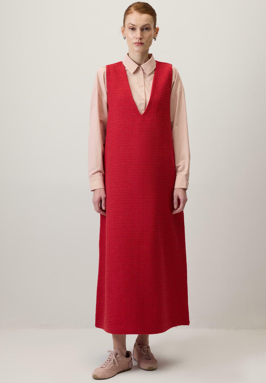 Платье Touché Privé V-NECK, Red
Платье Touché Privé V-NECK, Red