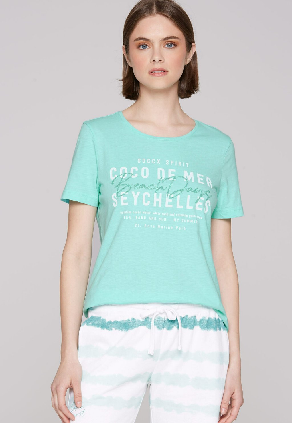 Футболка с принтом MIT RUNDHALSAUSSCHNITT UND CAVIAR-WORDING Soccx, светло-голубой
Футболка с принтом MIT RUNDHALSAUSSCHNITT UND CAVIAR-WORDING Soccx, светло-голубой