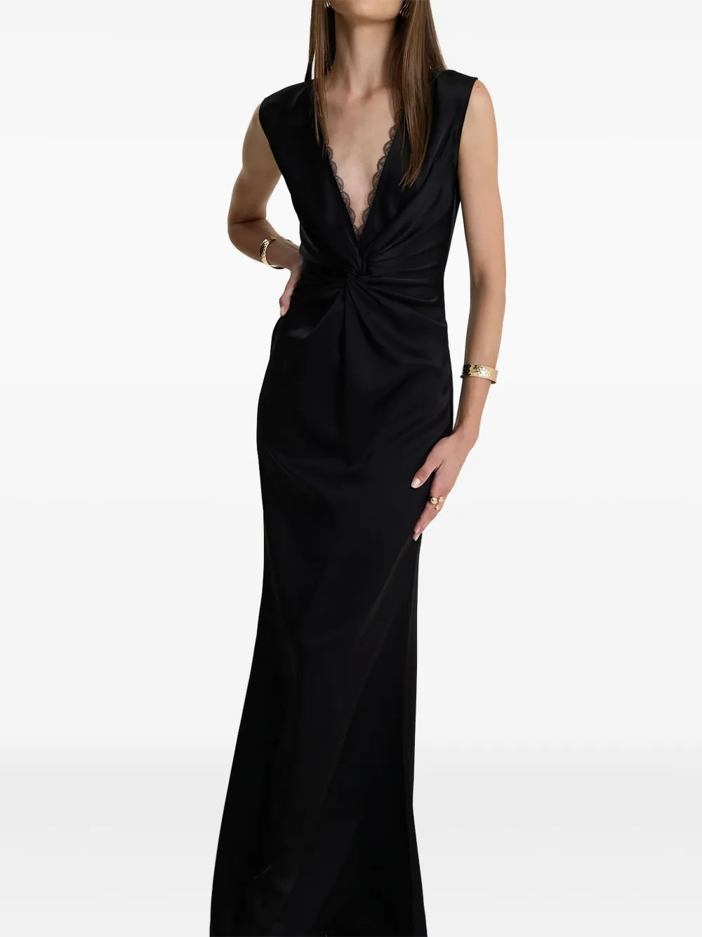 Платье Noir Elegance с закрученным ожерельем MOOS STUDIO, черный
Платье Noir Elegance с закрученным ожерельем MOOS STUDIO, черный