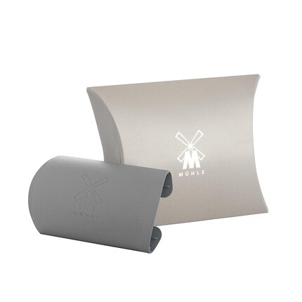 Mгњhle Защитное лезвие для безопасной бритвы с открытой и закрытой расческой с двойным лезвием, с дорожным футляром и держателем, M Mühle
Mгњhle Защитное лезвие для безопасной бритвы с открытой и закрытой расческой с двойным лезвием, с дорожным футляром и держателем, M Mühle