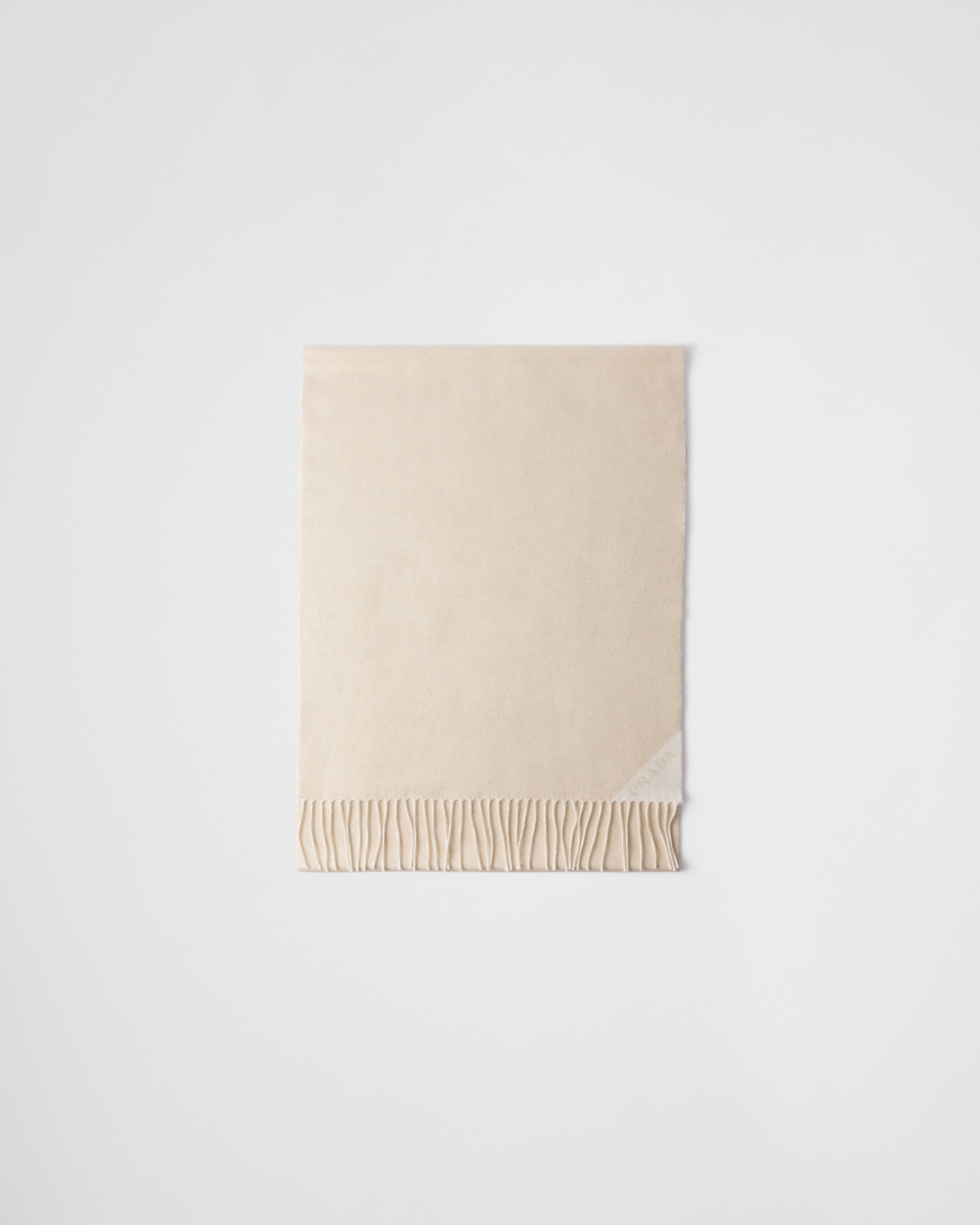 Жаккардовый вечерний шарф из шелка, кашемира и люрекса Prada, платиновый/белый
Жаккардовый вечерний шарф из шелка, кашемира и люрекса Prada, платиновый/белый