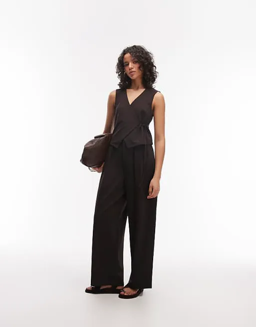 Шоколадные широкие брюки из облегающего твила ASOS DESIGN
Шоколадные широкие брюки из облегающего твила ASOS DESIGN