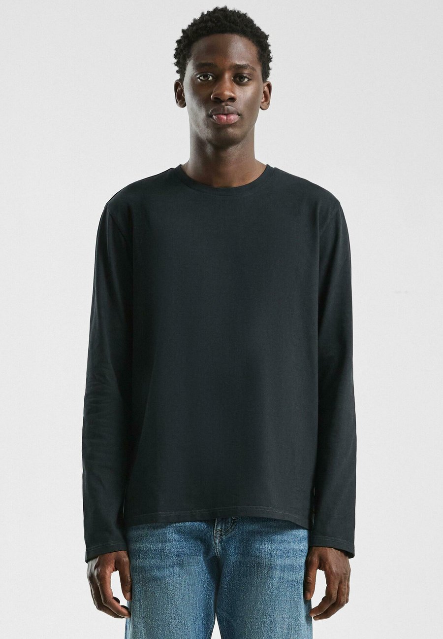 Топ QS Long sleeved top, Schwarz/Black
Топ QS Long sleeved top, Schwarz/Black