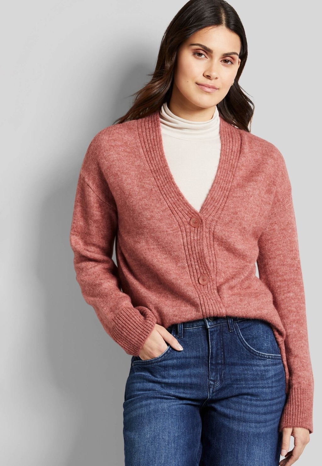 Кардиган WOOL-MIX bugatti, красный
Кардиган WOOL-MIX bugatti, красный