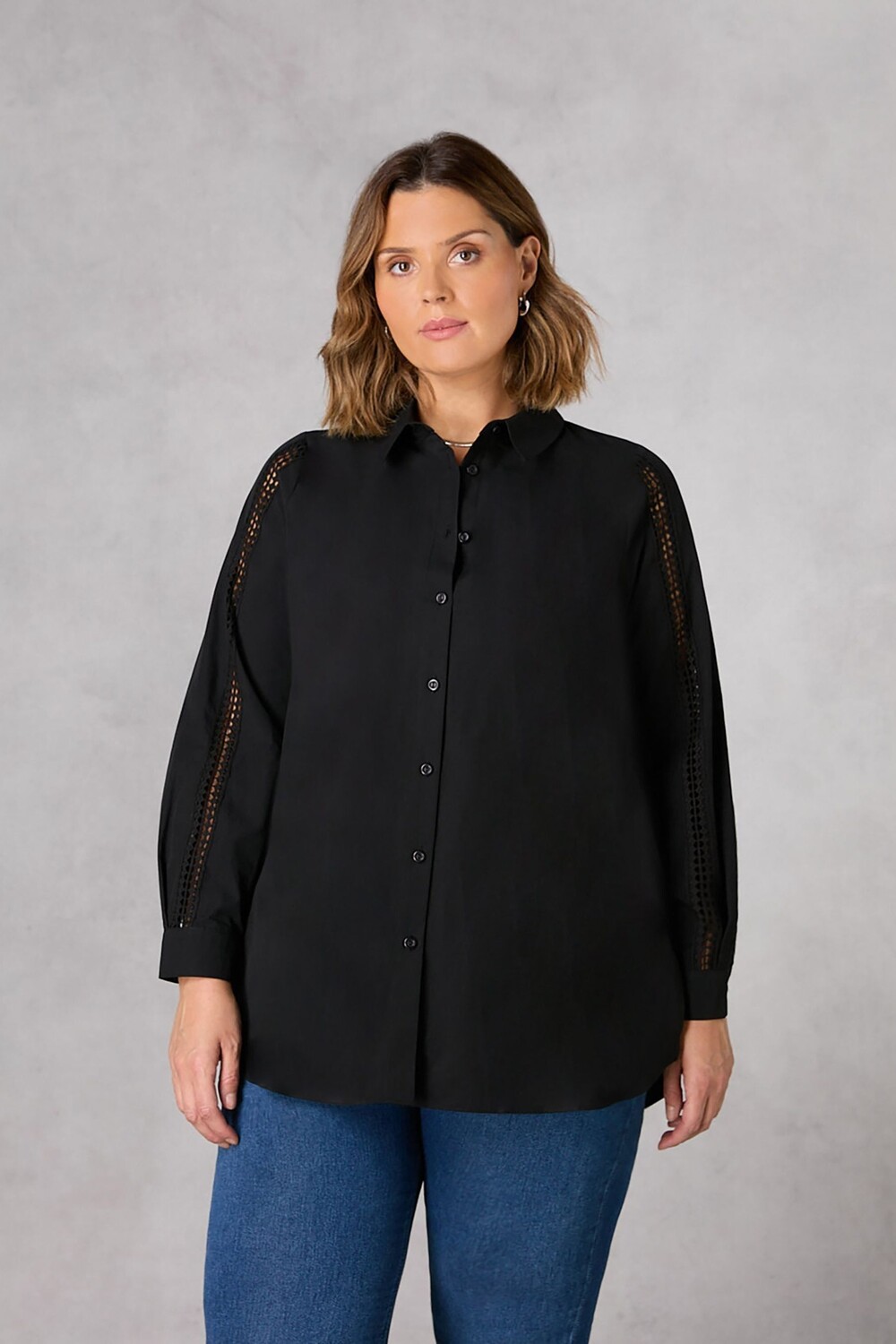 Черная рубашка Curve удлиненного кроя с отделкой связанной крючком Live Unlimited, черный
Черная рубашка Curve удлиненного кроя с отделкой связанной крючком Live Unlimited, черный