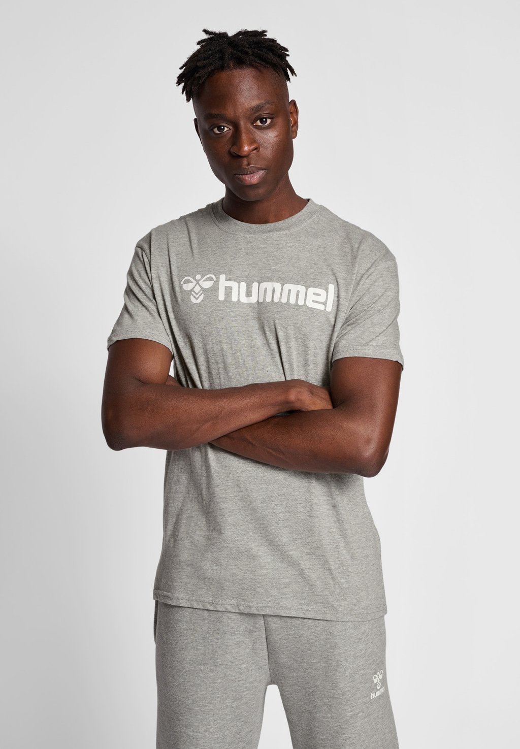 Футболка с принтом MOVER Hummel, серый
Футболка с принтом MOVER Hummel, серый