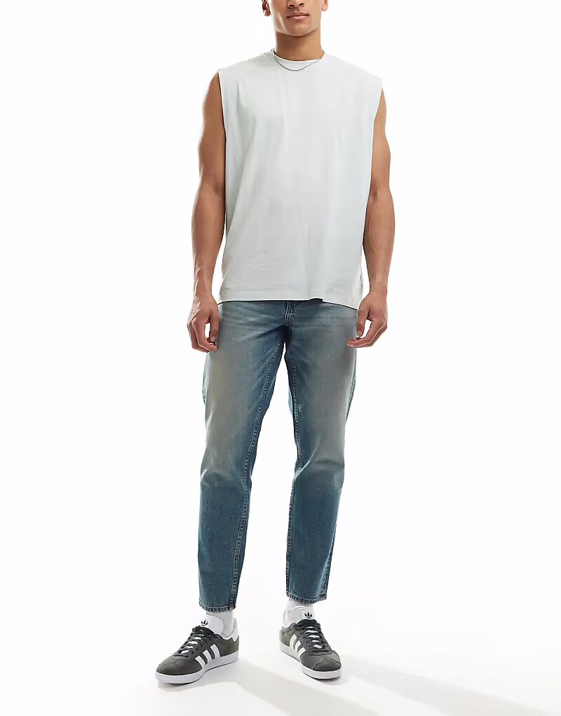 Зауженные джинсы ASOS DESIGN с оттенком светло-голубого цвета
Зауженные джинсы ASOS DESIGN с оттенком светло-голубого цвета