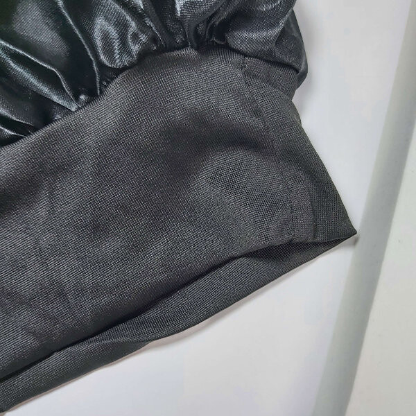 YEYE Атласная ночная шапочка черного цвета на широкой резинке
YEYE Атласная ночная шапочка черного цвета на широкой резинке