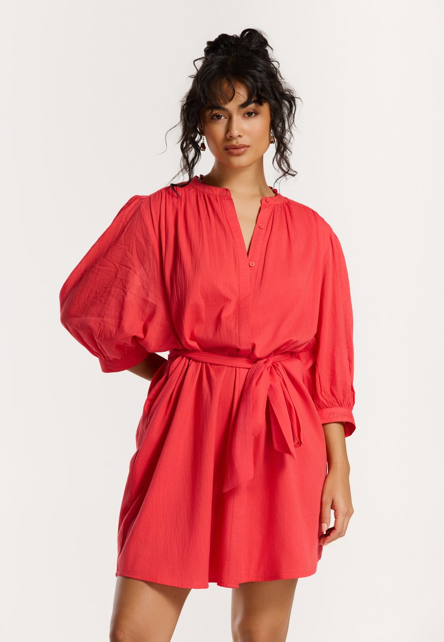 Платье Shiwi JAYDI , Hibiscus Red/Red
Платье Shiwi JAYDI , Hibiscus Red/Red