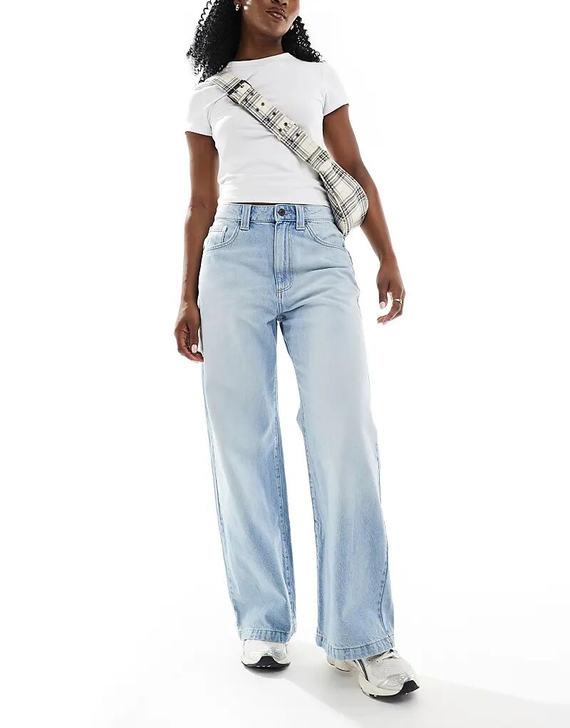 Хлопок на супер мешковатых джинсах выцветшего синего цвета
Хлопок на супер мешковатых джинсах выцветшего синего цвета