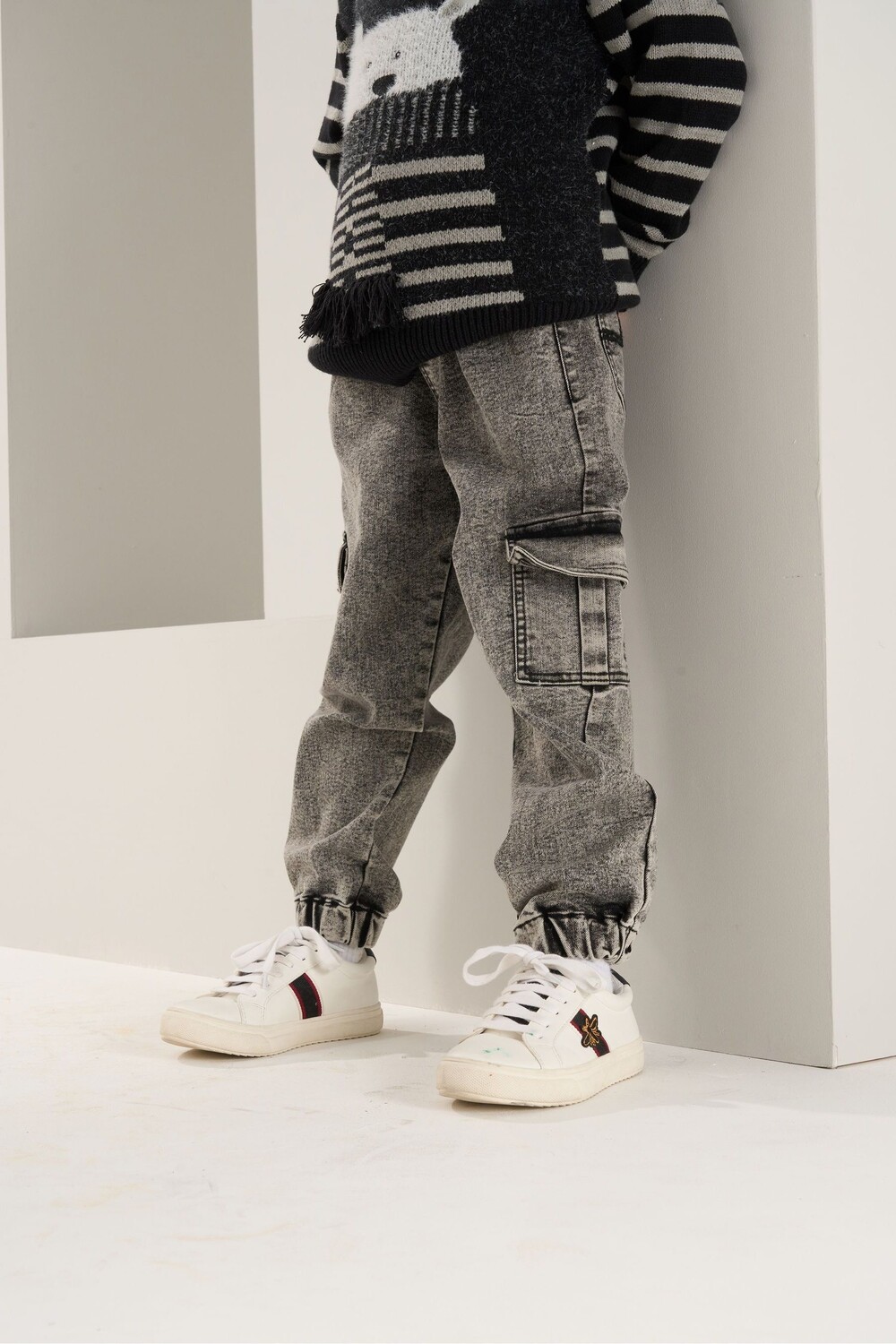 Джинсы-Джоггеры с эффектом потертости Nile Angel & Rocket, серый
Джинсы-Джоггеры с эффектом потертости Nile Angel & Rocket, серый