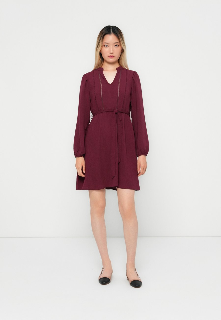 Платье JDY JDYRACHEL LIFE DRESS, Maroon Banner/Bordeaux
Платье JDY JDYRACHEL LIFE DRESS, Maroon Banner/Bordeaux