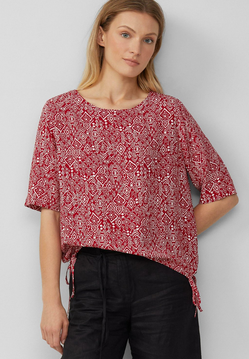 Блуза GEMUSTERTES IM O-SHAPE MIT TUNNELZUG AM SAUM s.Oliver, темно-красный
Блуза GEMUSTERTES IM O-SHAPE MIT TUNNELZUG AM SAUM s.Oliver, темно-красный