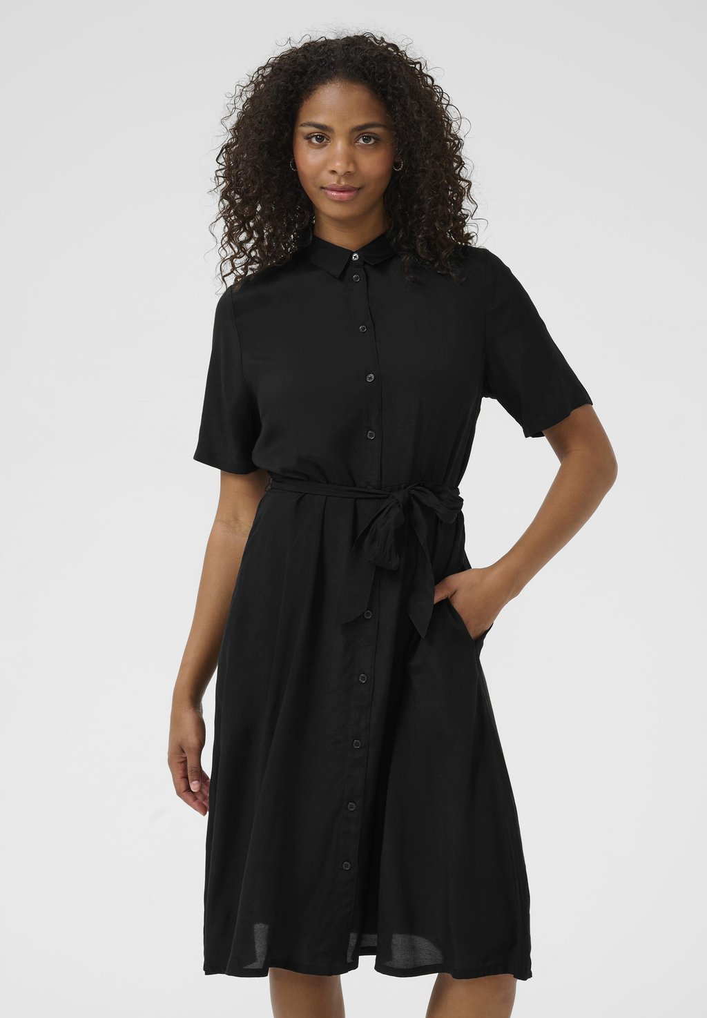 Платье-рубашка KAEMINE Kaffe, цвет Black Deep
Платье-рубашка KAEMINE Kaffe, цвет Black Deep