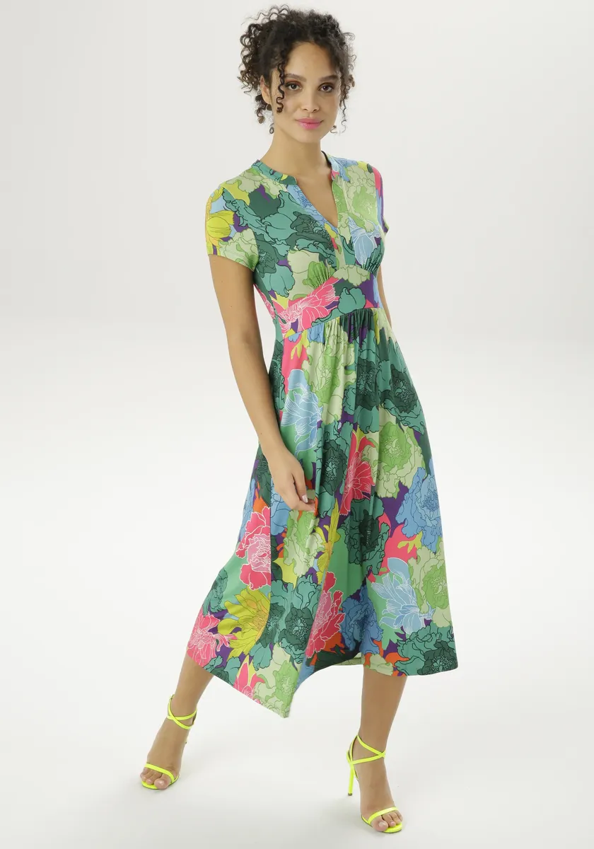 Летнее платье Aniston CASUAL с крупным графическим цветочным принтом, джинсовый
Летнее платье Aniston CASUAL с крупным графическим цветочным принтом, джинсовый