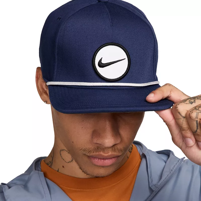 Мужская кепка для гольфа Nike Dri-FIT True Retro 72, цвет Midnight Navy/Anth/White
Мужская кепка для гольфа Nike Dri-FIT True Retro 72, цвет Midnight Navy/Anth/White
