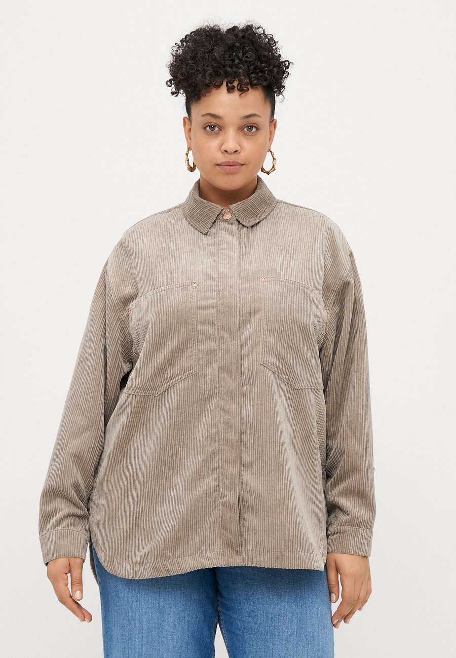 Блуза ONLY Carmakoma CARJANINE SHACKET , Weathered Teak/Beige
Блуза ONLY Carmakoma CARJANINE SHACKET , Weathered Teak/Beige