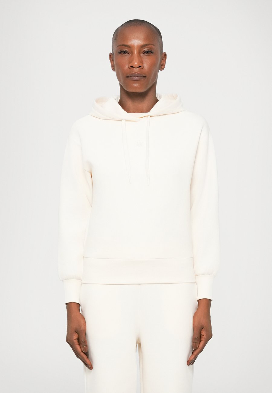 Толстовка Armani Exchange SWEATSHIRT, Off-White, Белый, Толстовка Armani Exchange SWEATSHIRT, Off-White
Толстовка Armani Exchange SWEATSHIRT, Off-White, Белый, Толстовка Armani Exchange SWEATSHIRT, Off-White