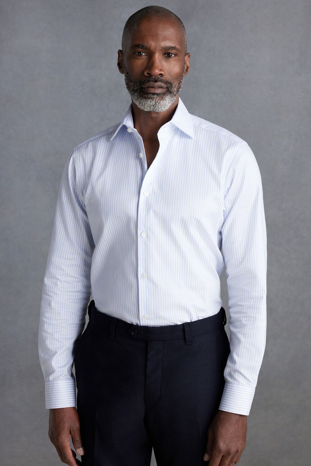 Приталенная фирменная рубашка из 100% хлопка с одинарными манжетами и вырезным воротником Next, белый
Приталенная фирменная рубашка из 100% хлопка с одинарными манжетами и вырезным воротником Next, белый