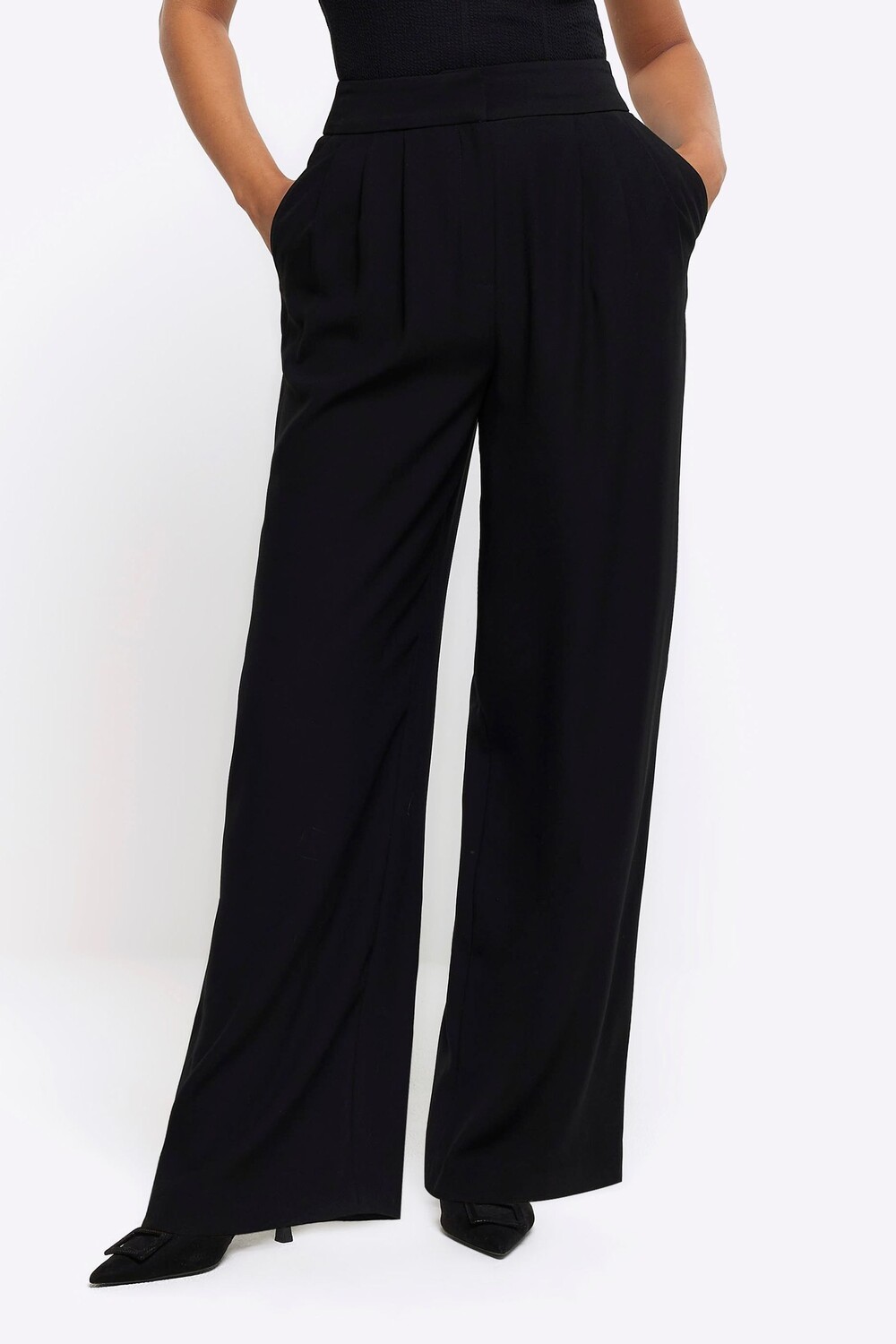 Широкие брюки с тремя складками River Island, черный
Широкие брюки с тремя складками River Island, черный