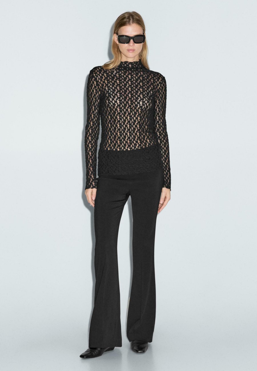 Блуза Massimo Dutti LONG SLEEVE LACE, Black
Блуза Massimo Dutti LONG SLEEVE LACE, Black