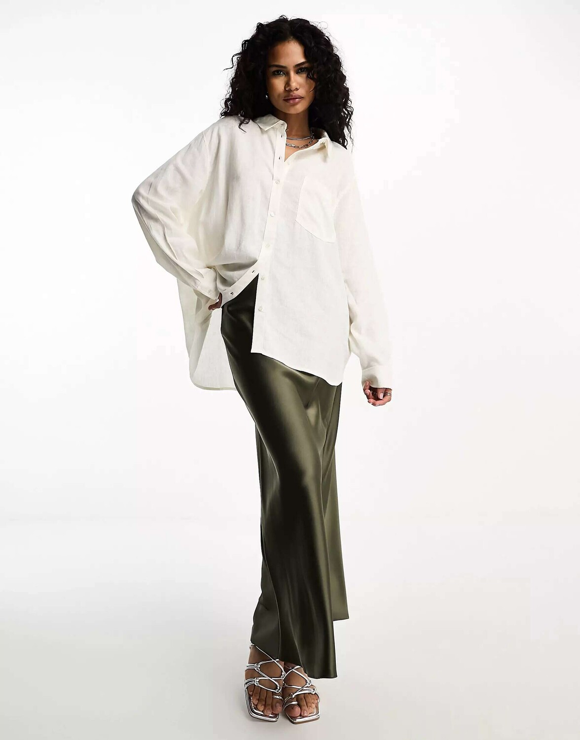 Льняная рубашка оверсайз белого цвета ONLY
Льняная рубашка оверсайз белого цвета ONLY