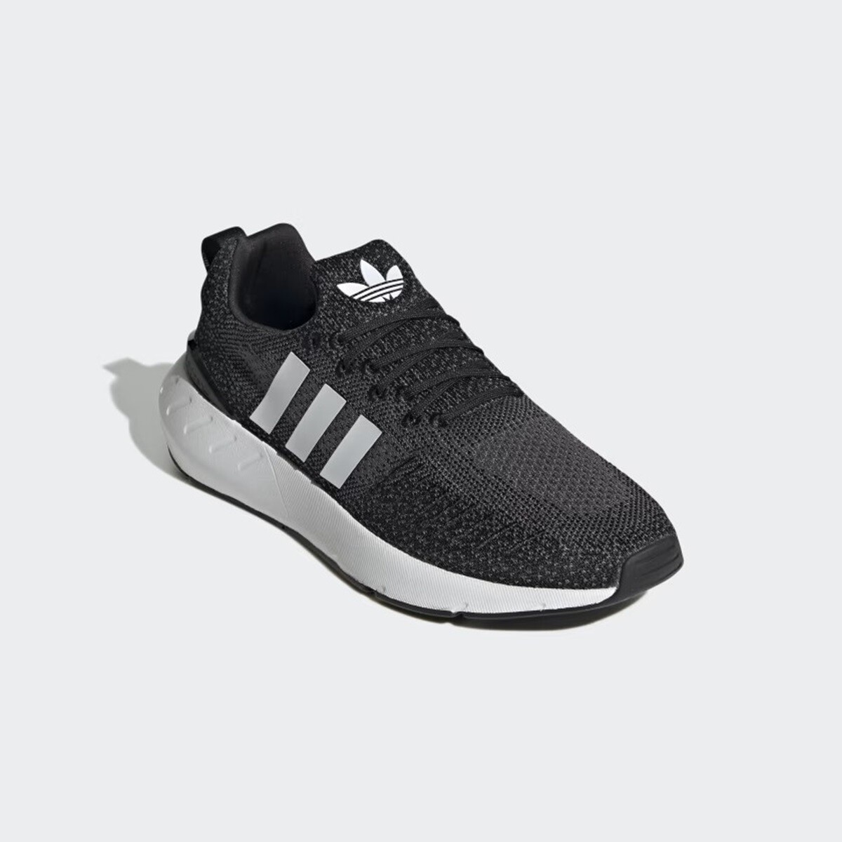 Низкие кроссовки adidas Low, черный
Низкие кроссовки adidas Low, черный