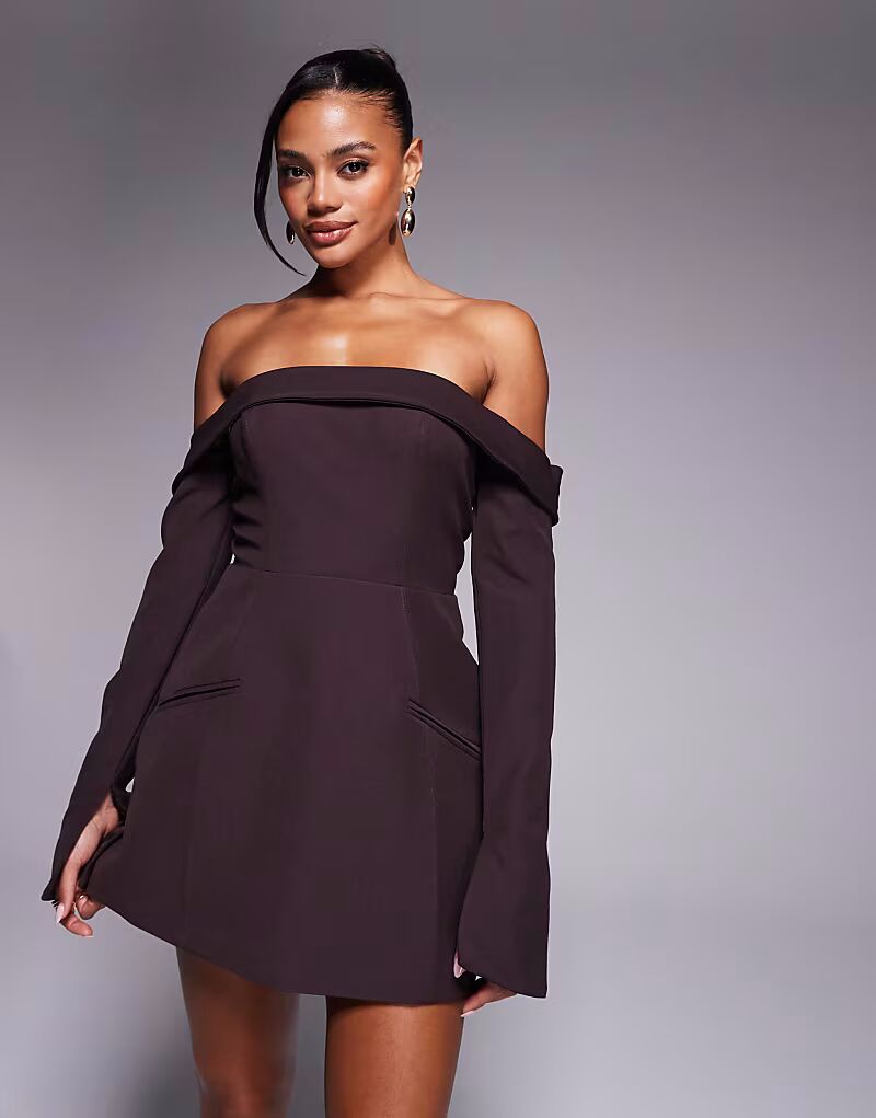 Мини-платье Oh Polly Seraphina с вырезом лодочкой и карманами шоколадно-коричневого цвета
Мини-платье Oh Polly Seraphina с вырезом лодочкой и карманами шоколадно-коричневого цвета