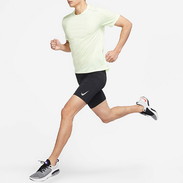 Мужские повседневные шорты Nike, цвет Black
Мужские повседневные шорты Nike, цвет Black