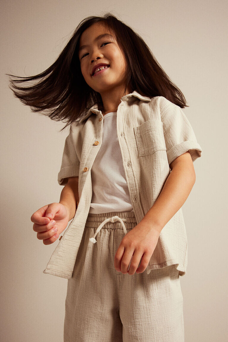 Хлопчатобумажную рубашку H&M, бежевый
Хлопчатобумажную рубашку H&M, бежевый