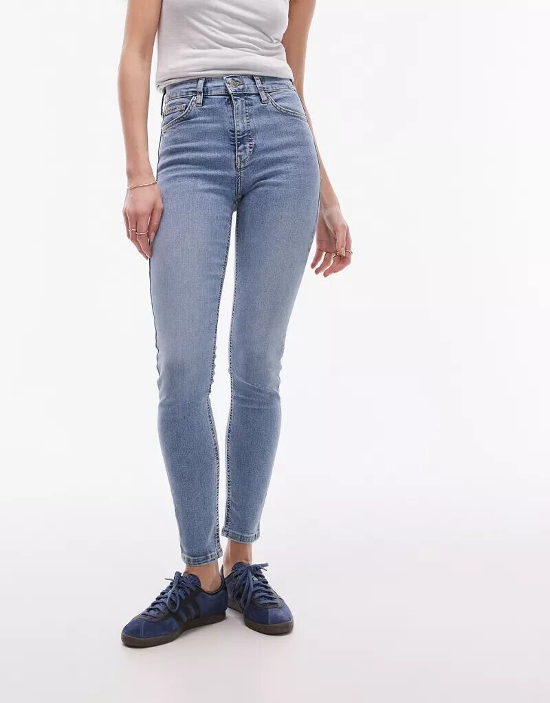 Джинсы Topshop Jamie с потертостями
Джинсы Topshop Jamie с потертостями